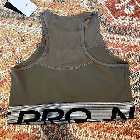 NWT: Nike Pro Sport Bra Medium Army Green - Picture 3 of 3